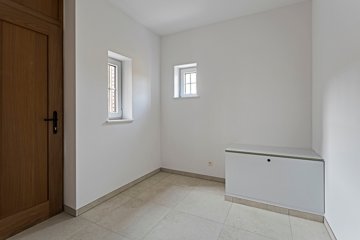 Featured image 3