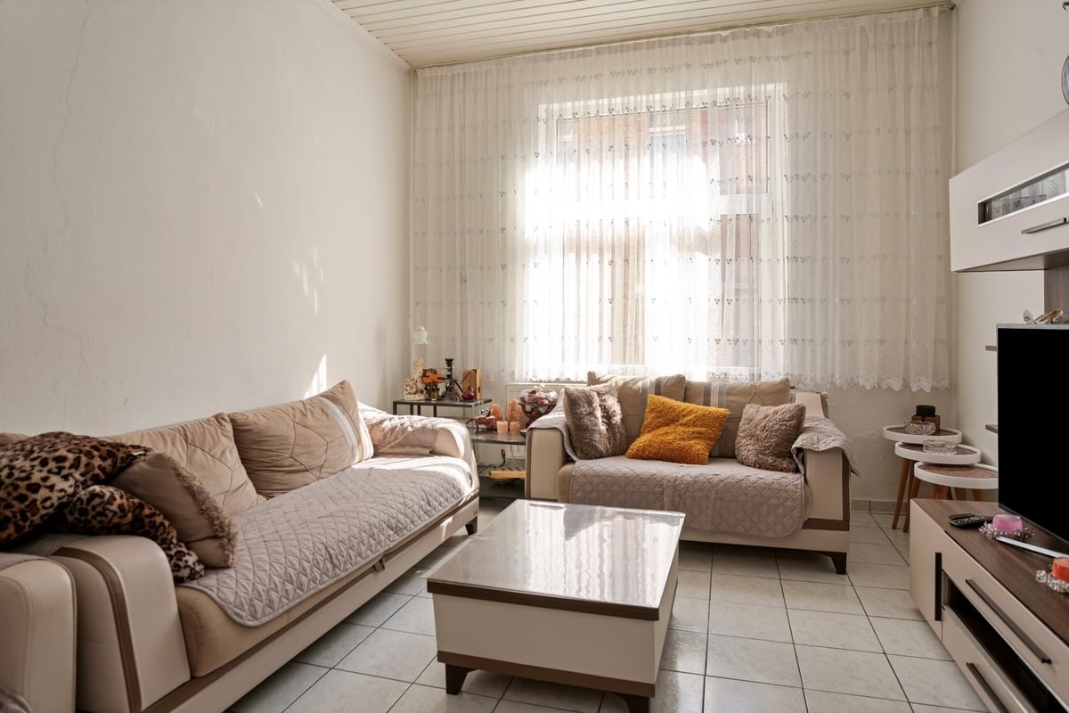 Featured image 3