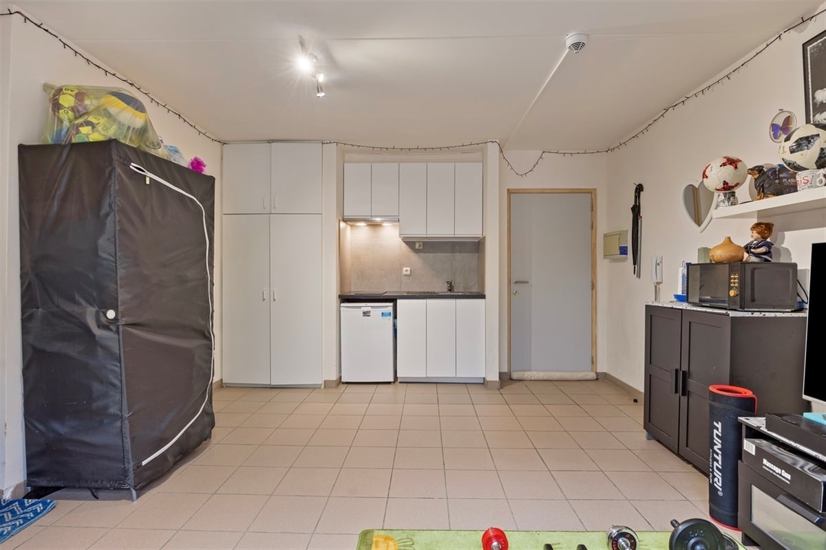 Featured image 3