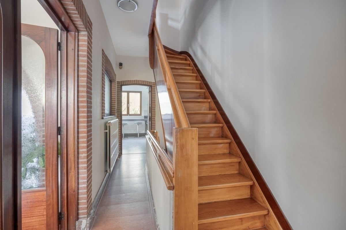 additional-132829-2 Featured image 4