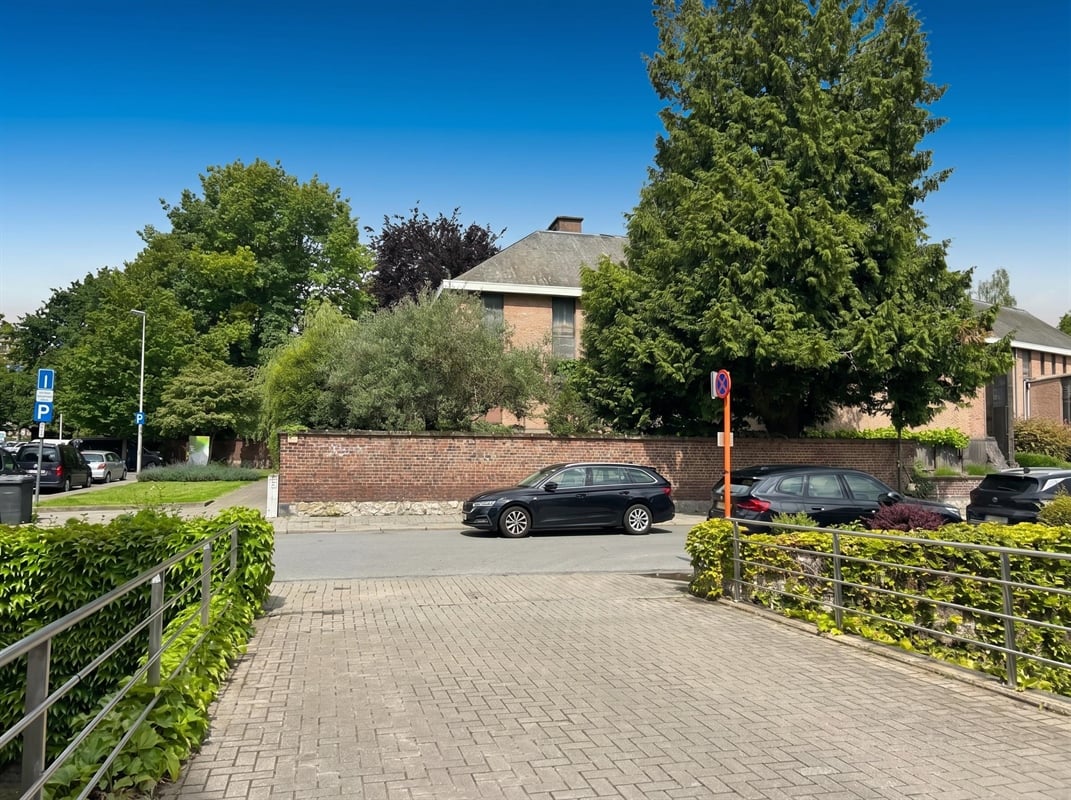 Featured image 3
