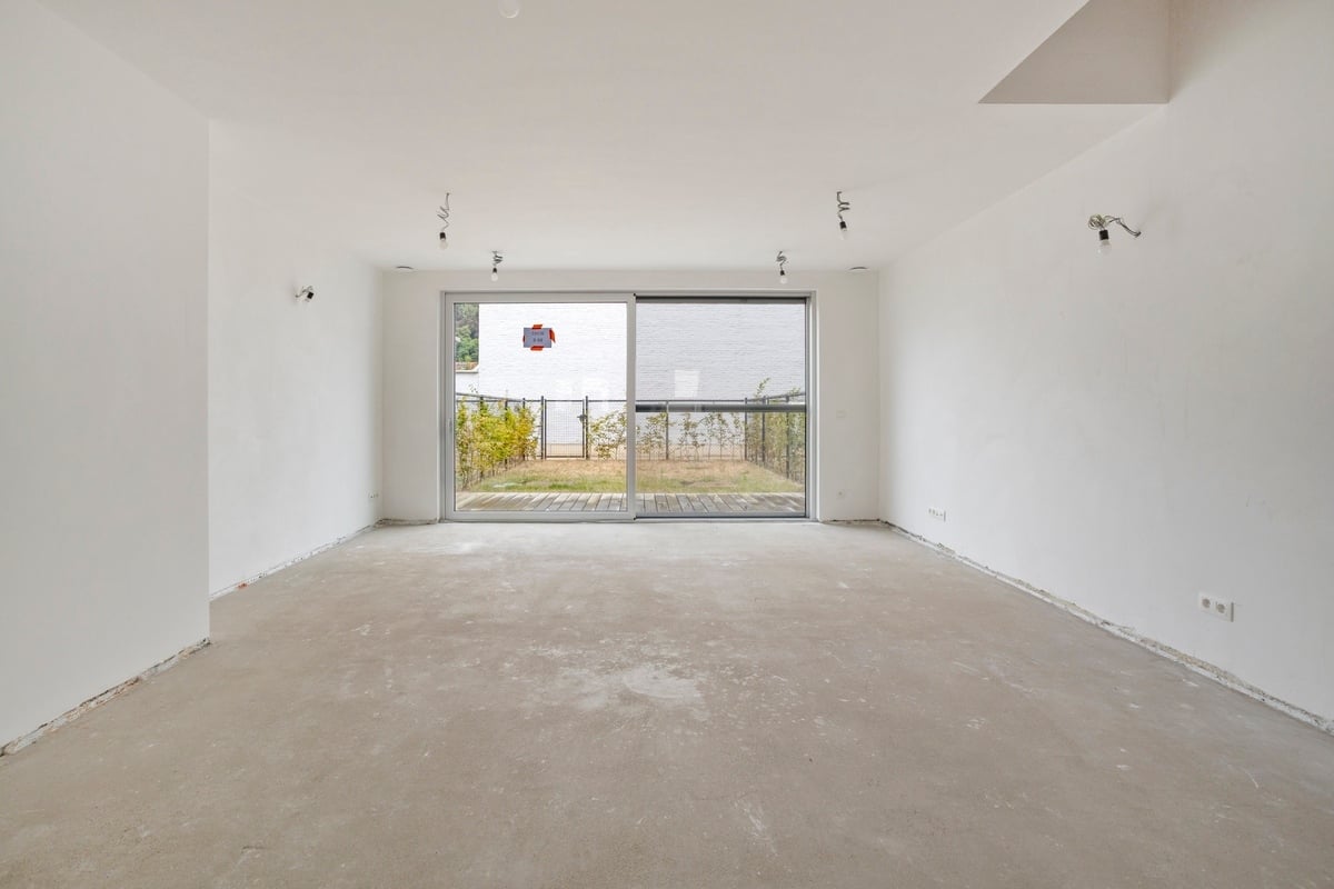 Featured image 4
